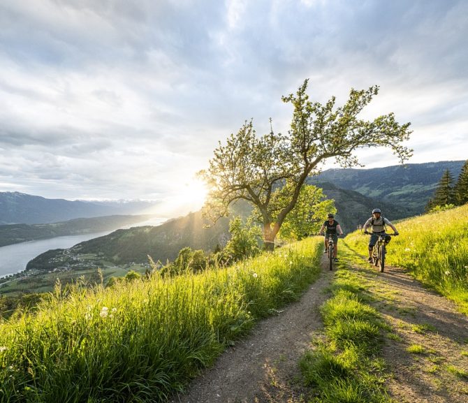 E biken rund um den See
